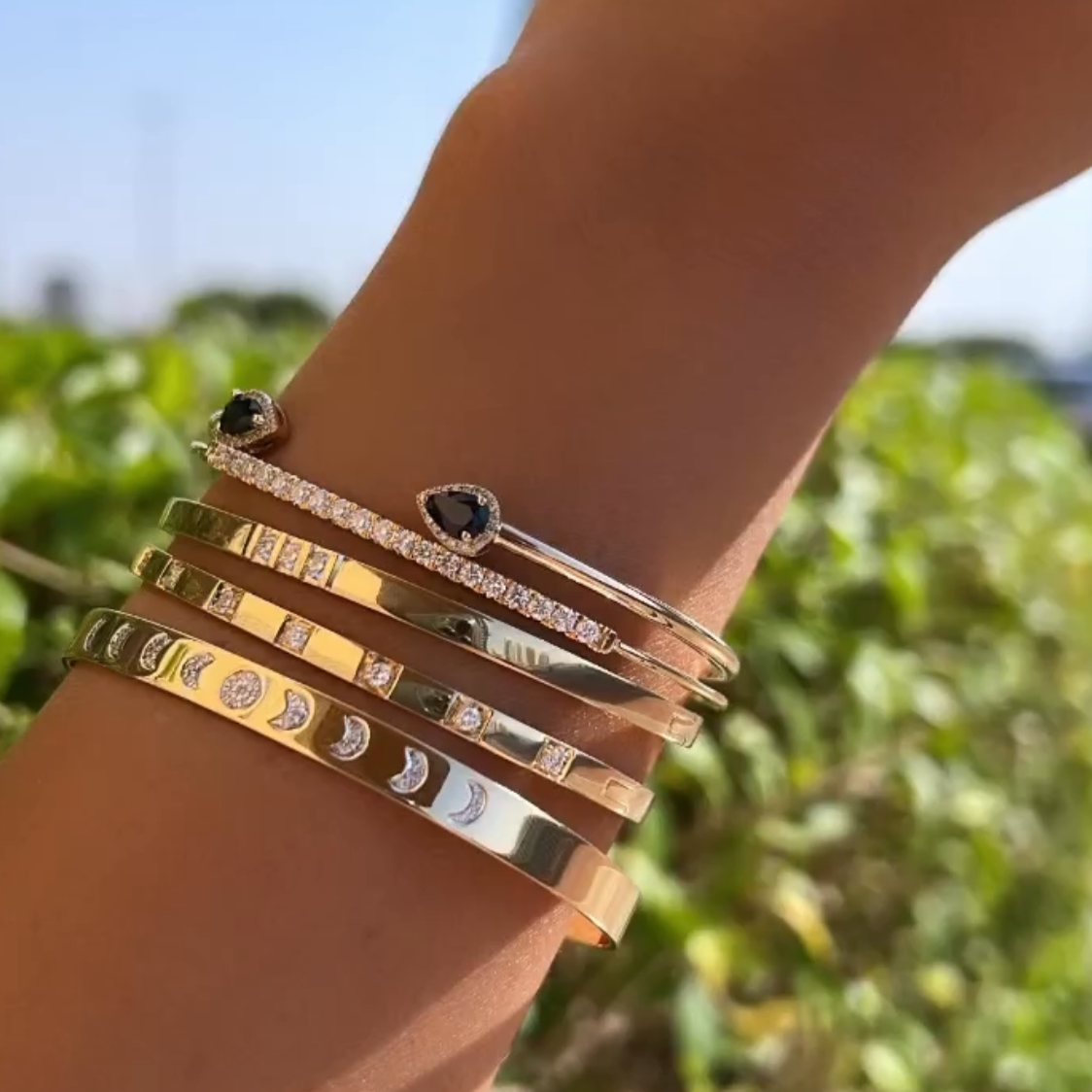 Sapphire with diamonds Bangle